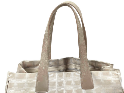 #1153 CHANEL Neutral Ligne Tote