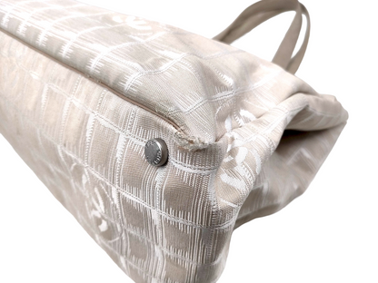 #1153 CHANEL Neutral Ligne Tote