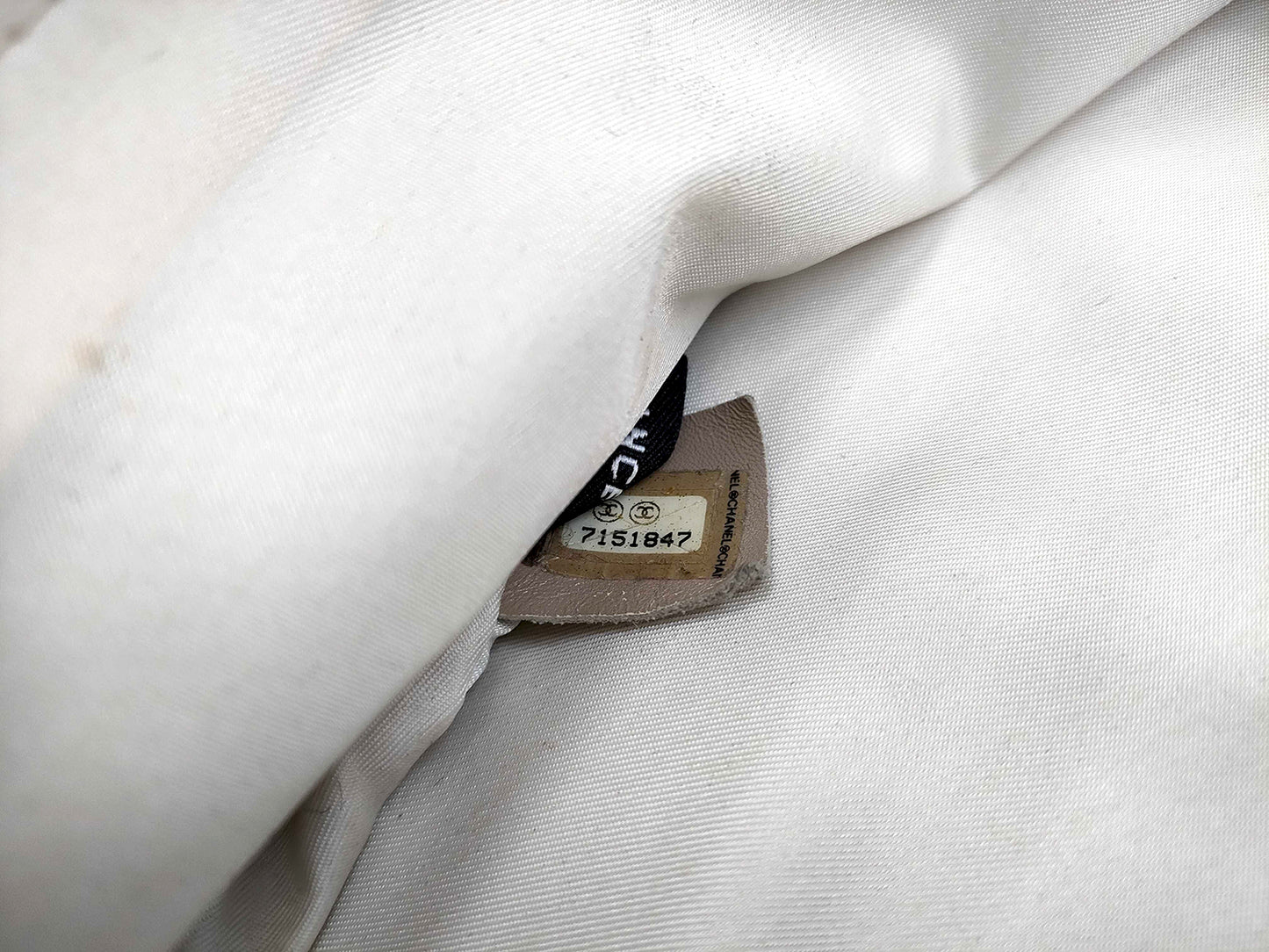 #1153 CHANEL Neutral Ligne Tote