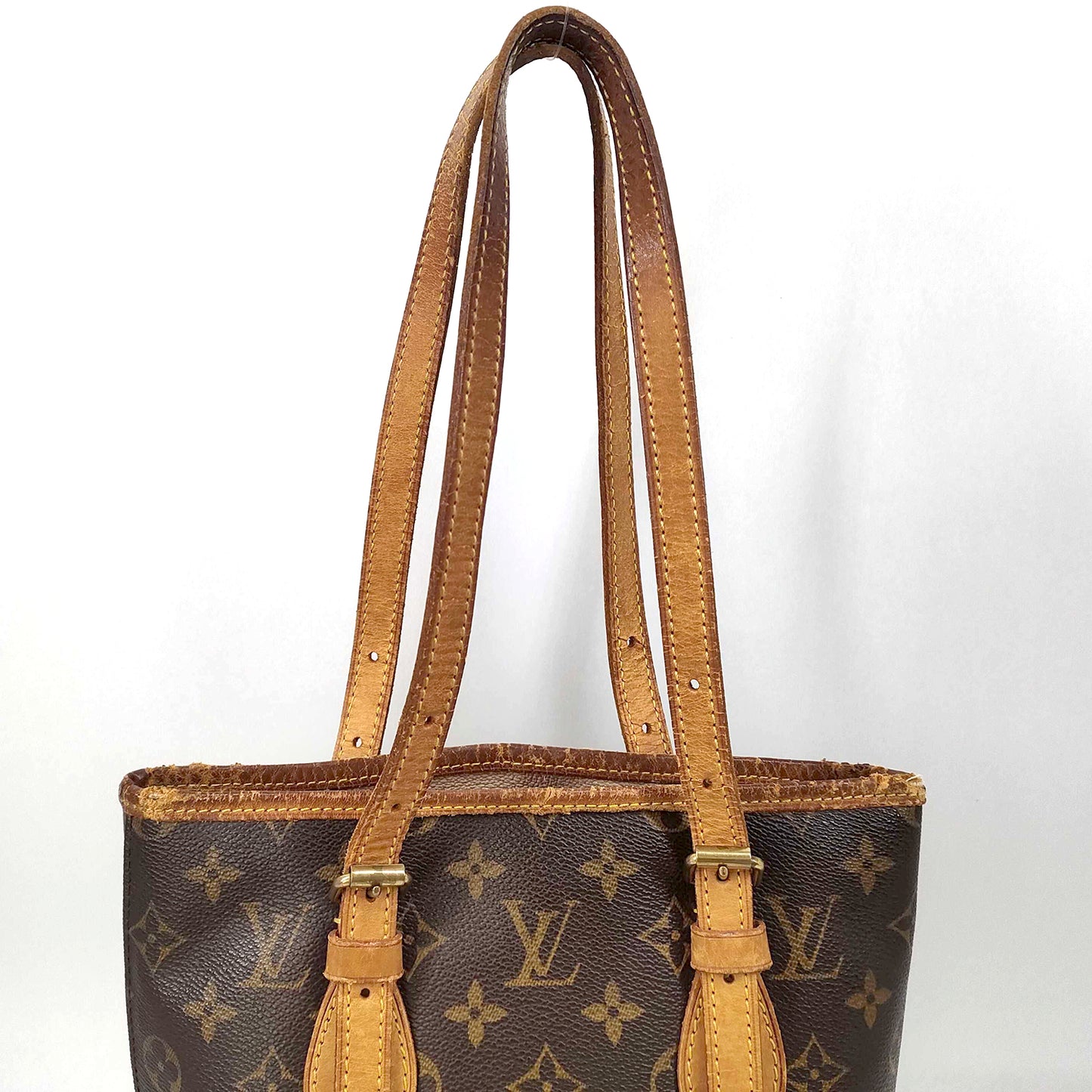 1175 LOUIS VUITTON Monogram Bucket Tote (Cigarette Odor)