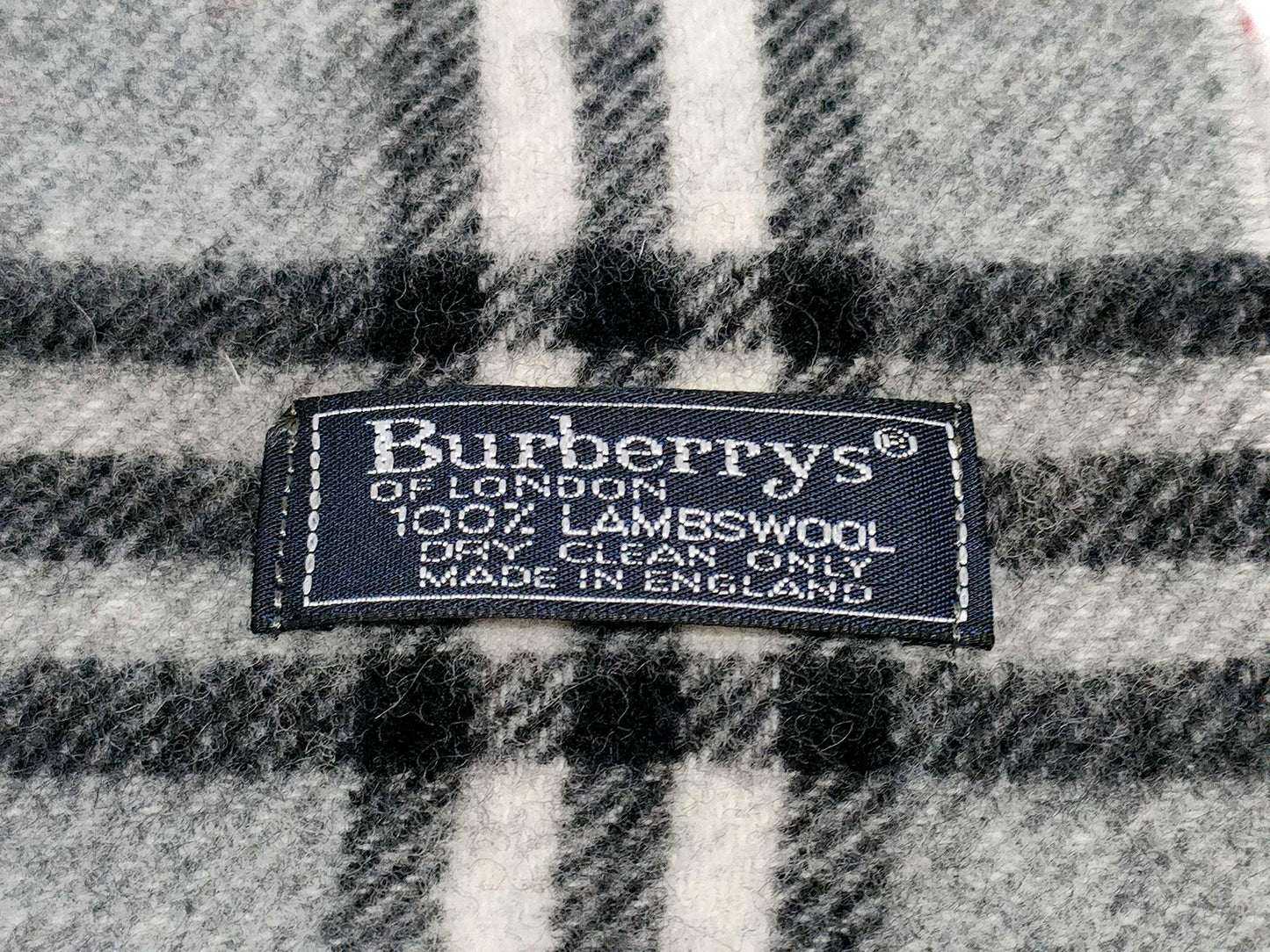 #1346 BURBERRY Vintage Gray Check 100% Lambswool Scarf
