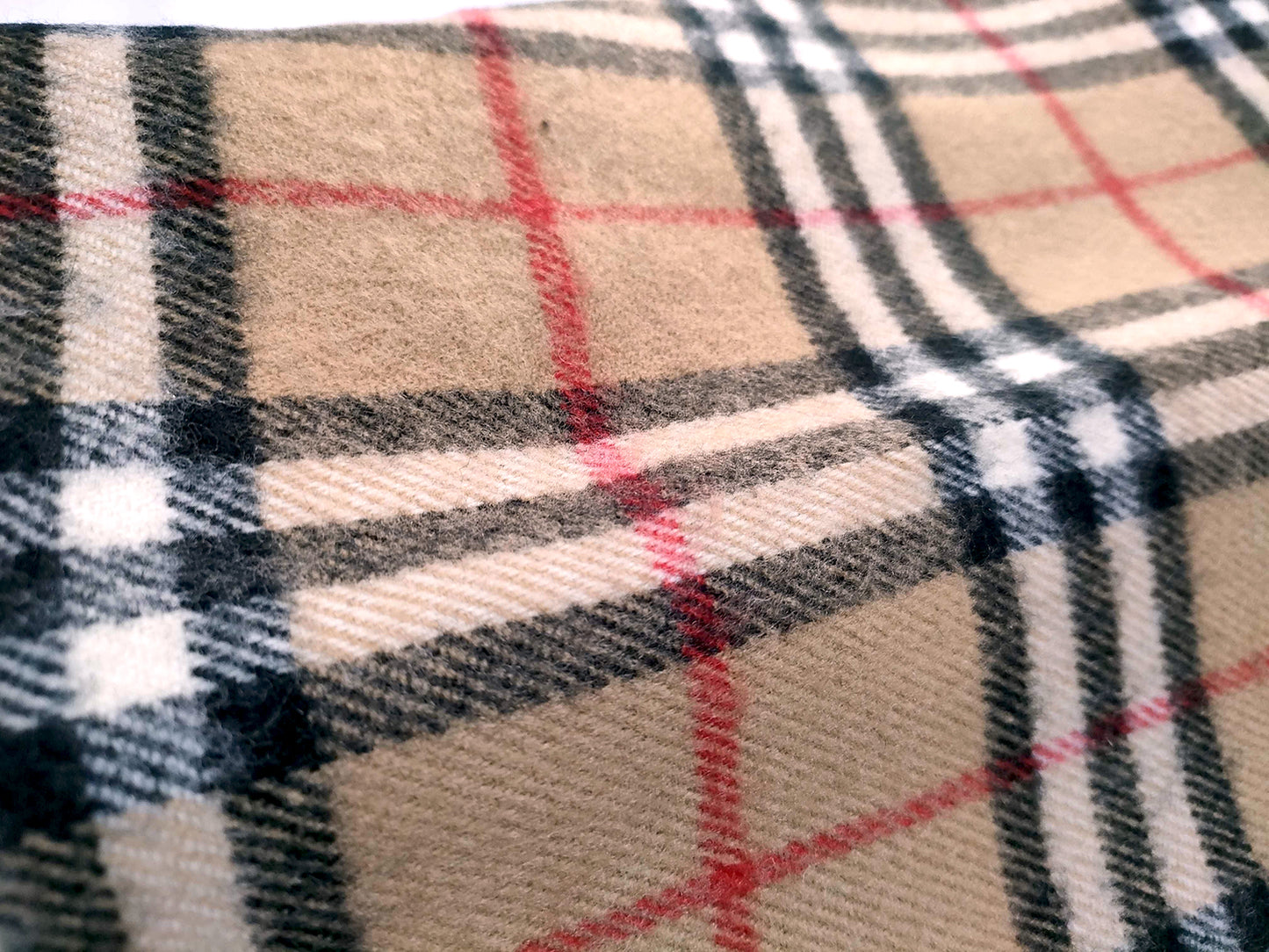 #1321 BURBERRY Vintage Archive Beige Check 100% Lambswool Scarf