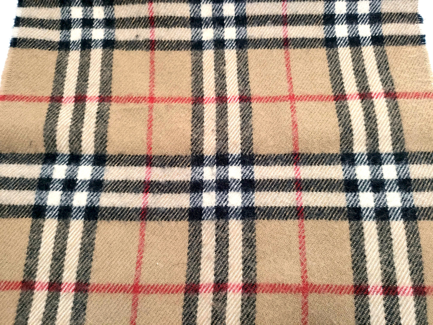 #1321 BURBERRY Vintage Archive Beige Check 100% Lambswool Scarf