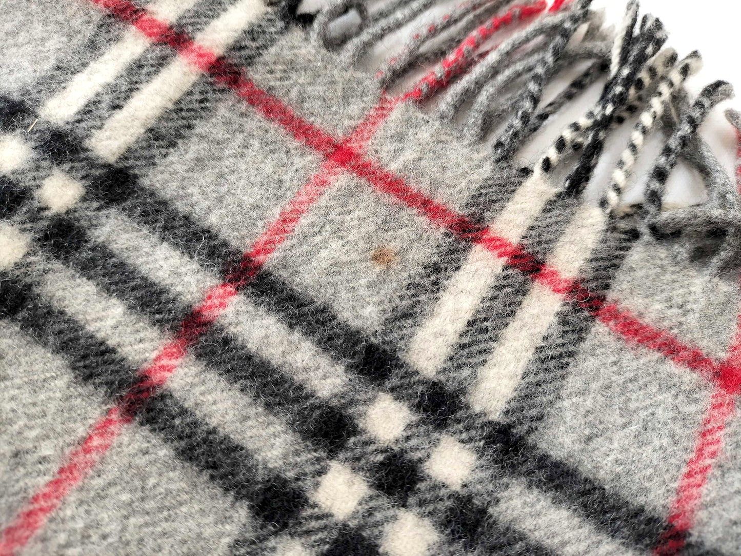 #1335 BURBERRY Vintage Gray Check 100% Lambswool Scarf