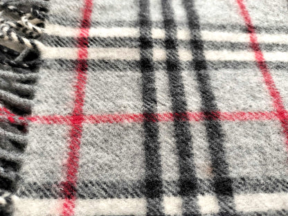 #1335 BURBERRY Vintage Gray Check 100% Lambswool Scarf