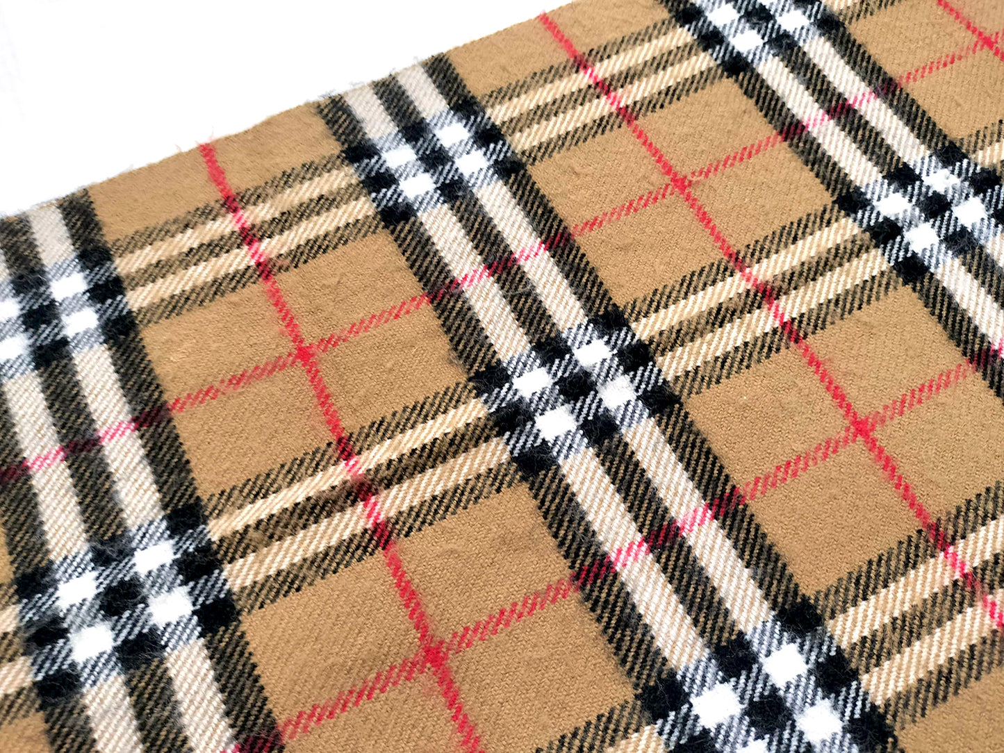 #1324 BURBERRY Vintage Archive Beige Check 100% Lambswool Scarf