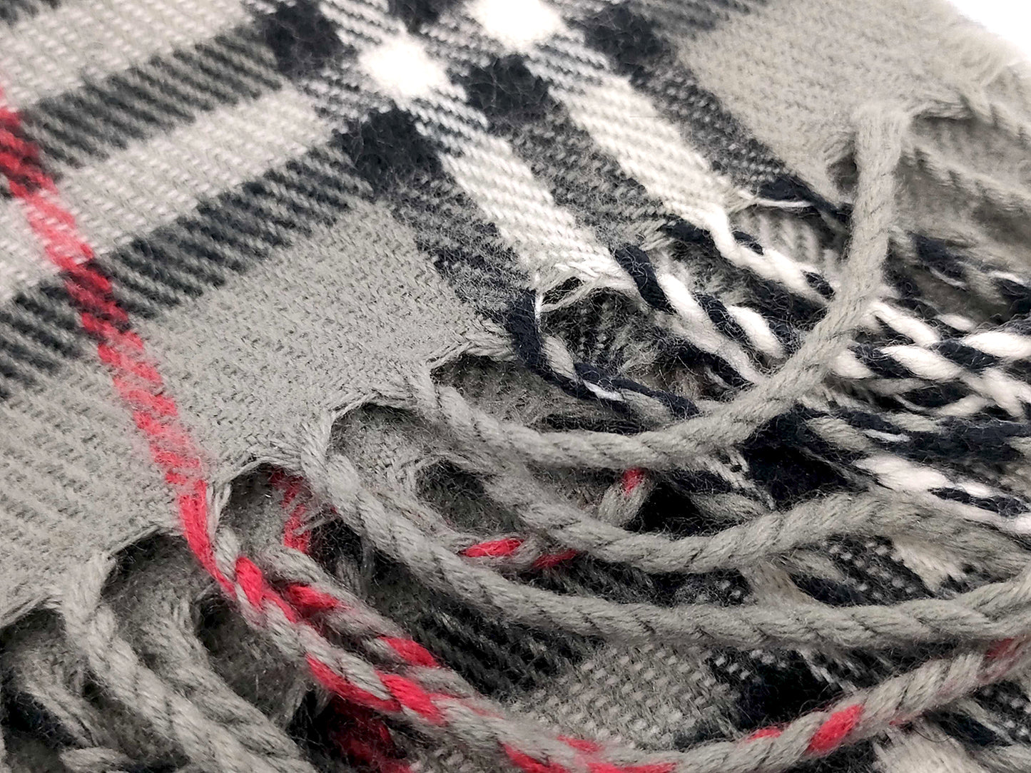 #1339 BURBERRY Vintage Gray Check 100% Lambswool Scarf