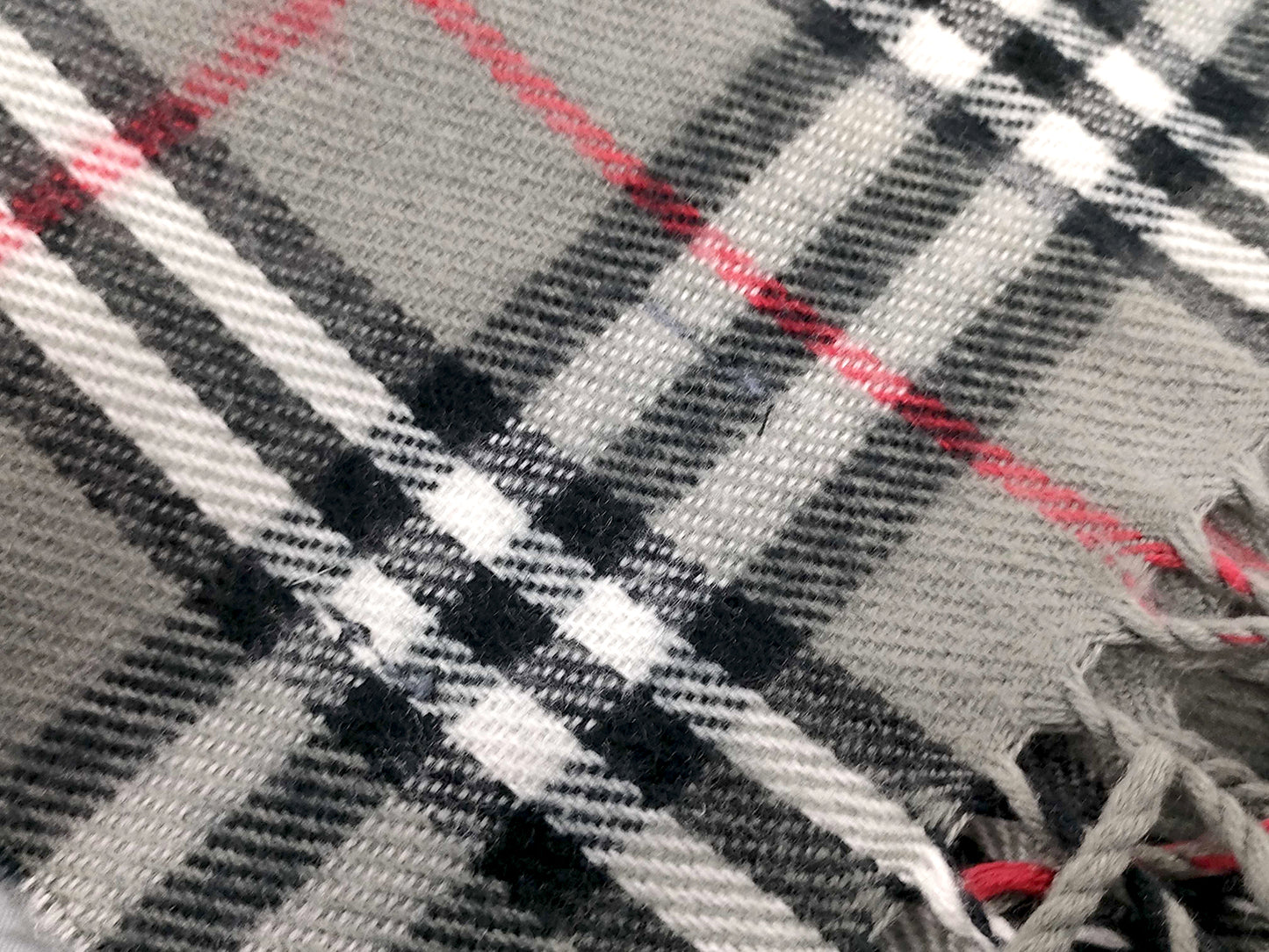 #1339 BURBERRY Vintage Gray Check 100% Lambswool Scarf