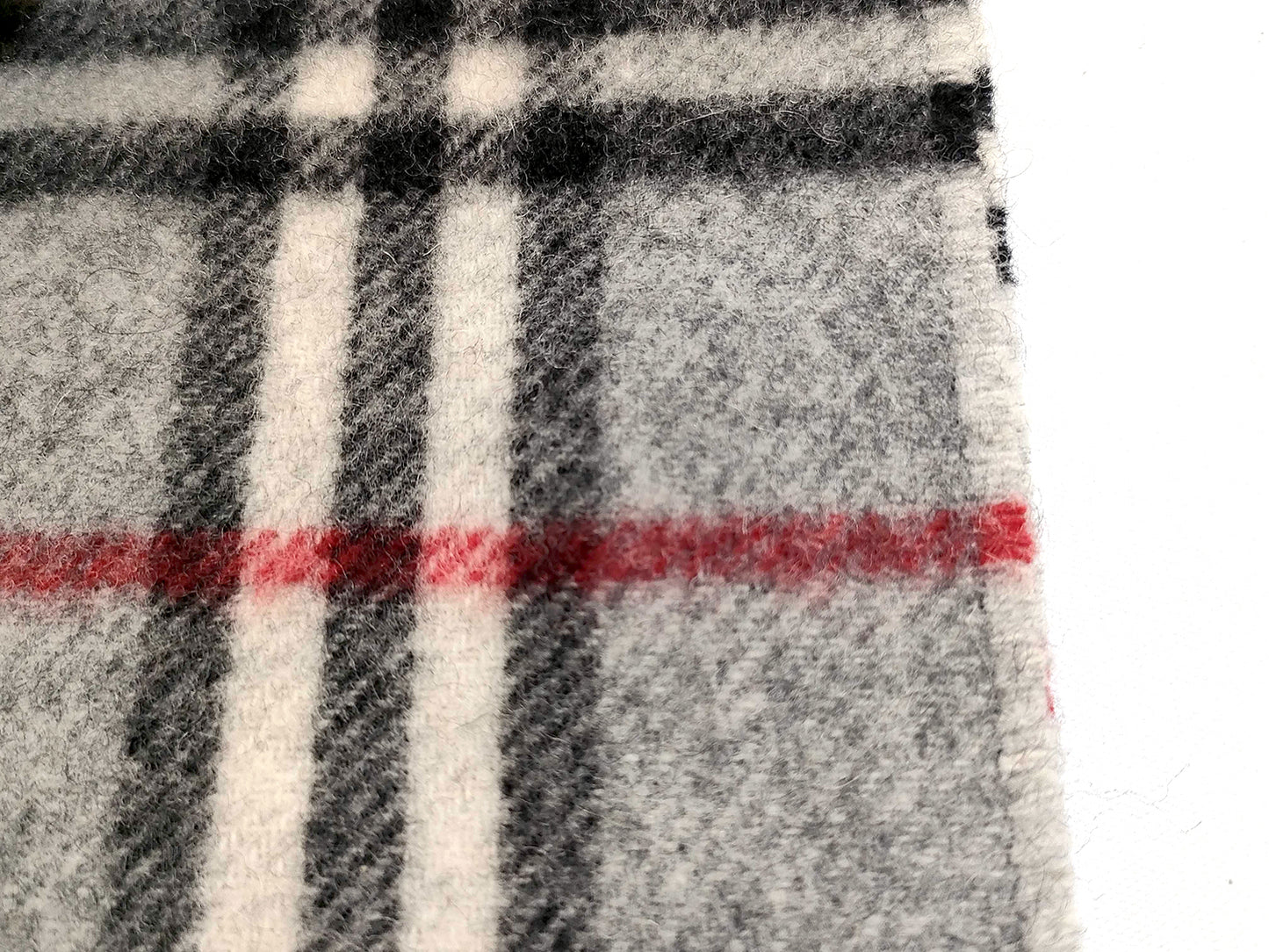 #1322 BURBERRY Vintage Gray Check 100% Lambswool Scarf