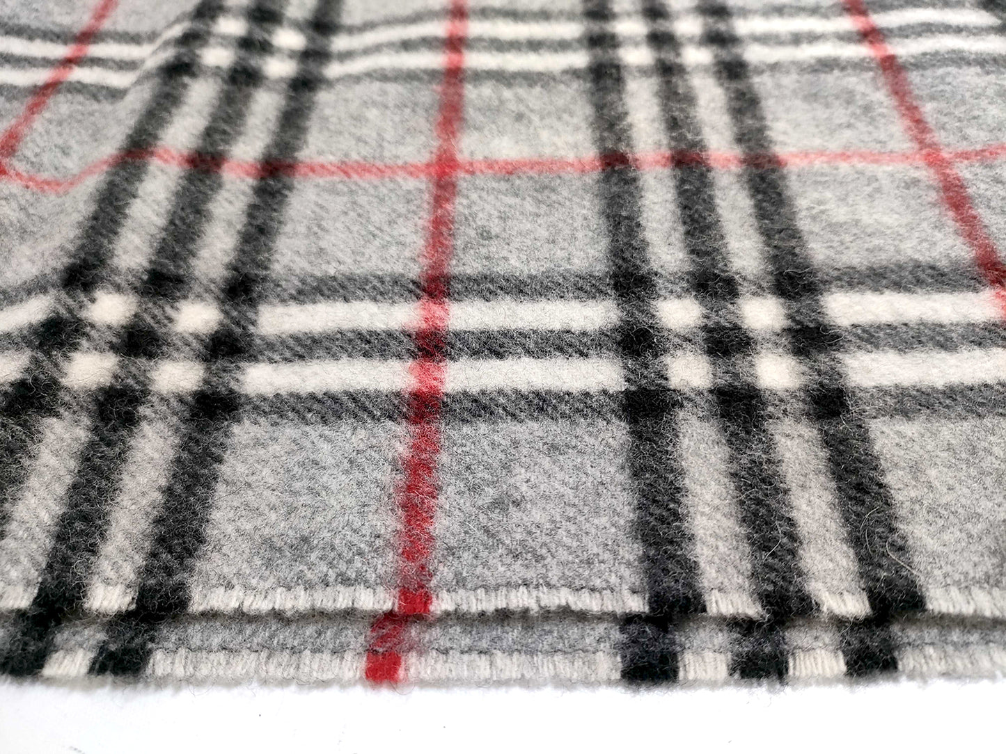 #1322 BURBERRY Vintage Gray Check 100% Lambswool Scarf