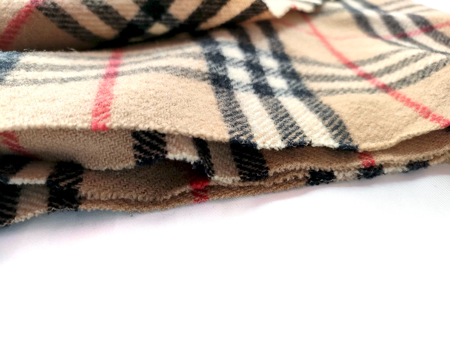 #1347 BURBERRY Vintage Archive Beige Check 100% Lambswool Scarf