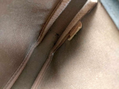 #1308 LOUIS VUITTON Monogram Pochette (Damaged)