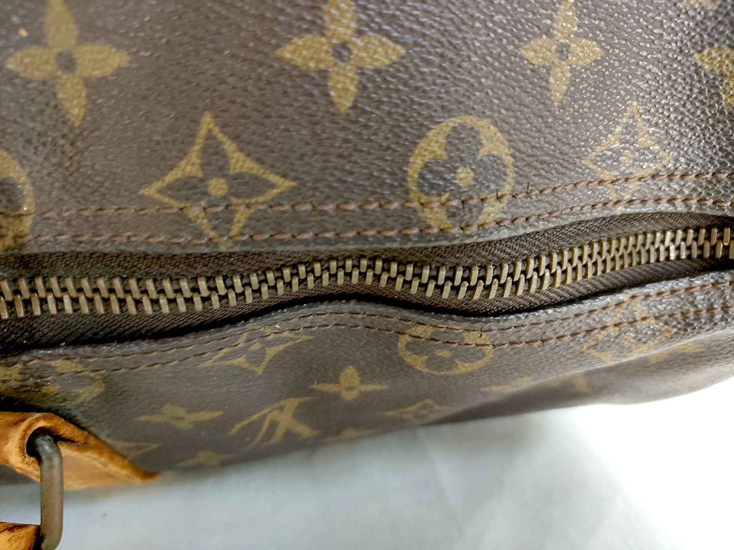 #1277 LOUIS VUITTON Monogram Keepall 60