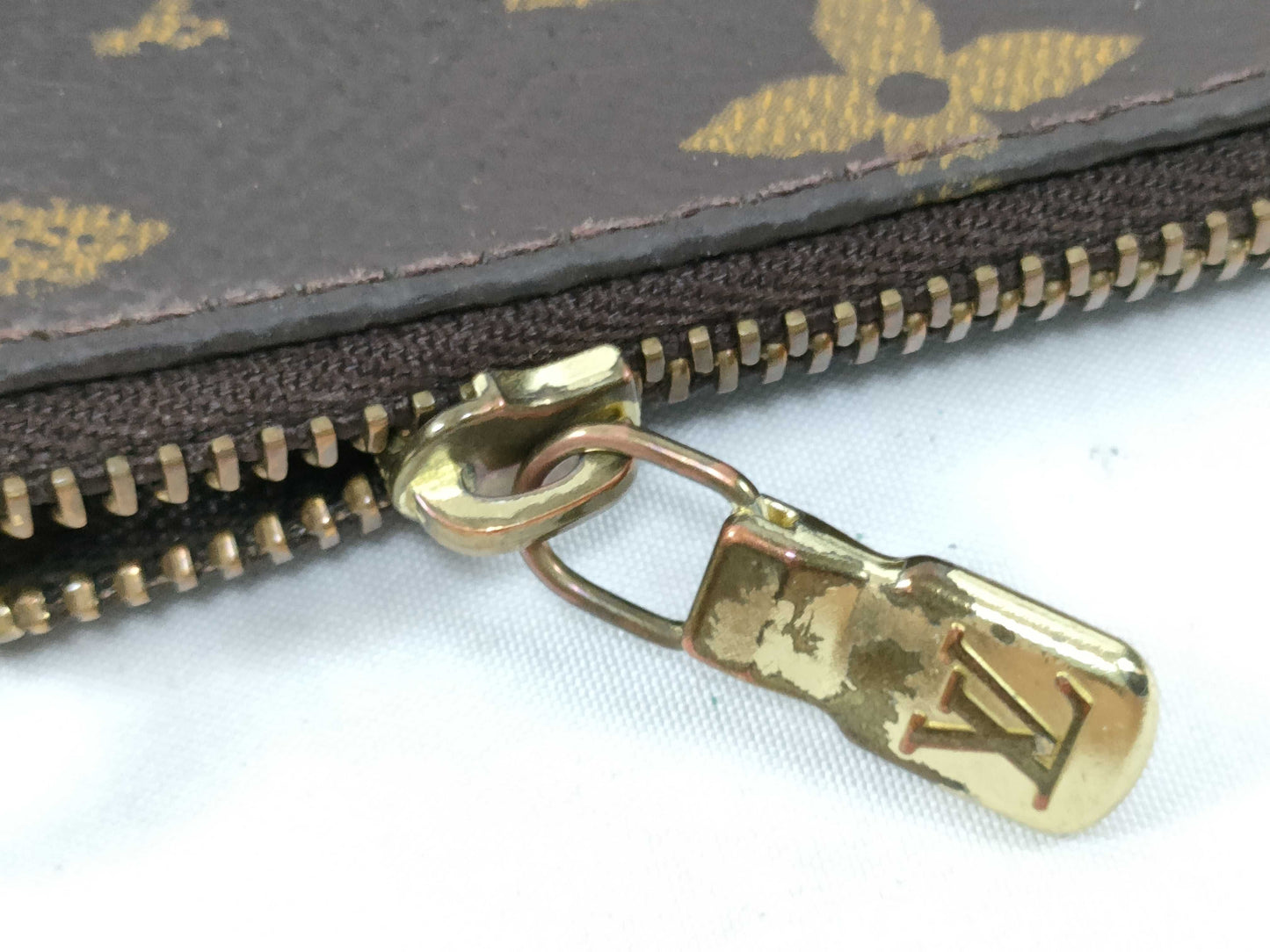 #1287 LOUIS VUITTON Monogram Pochette