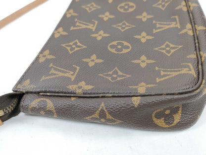 #1287 LOUIS VUITTON Monogram Pochette