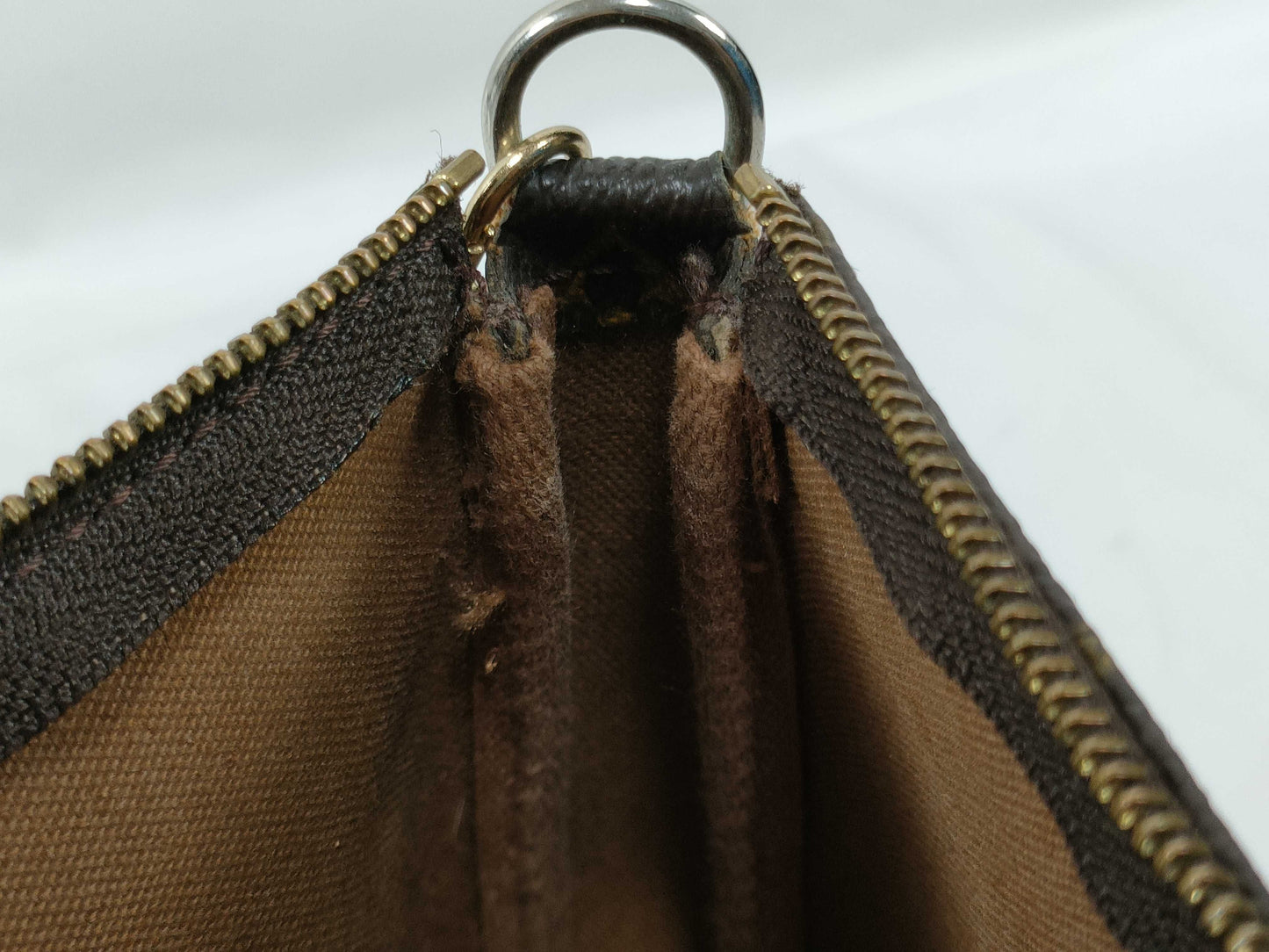 #1287 LOUIS VUITTON Monogram Pochette