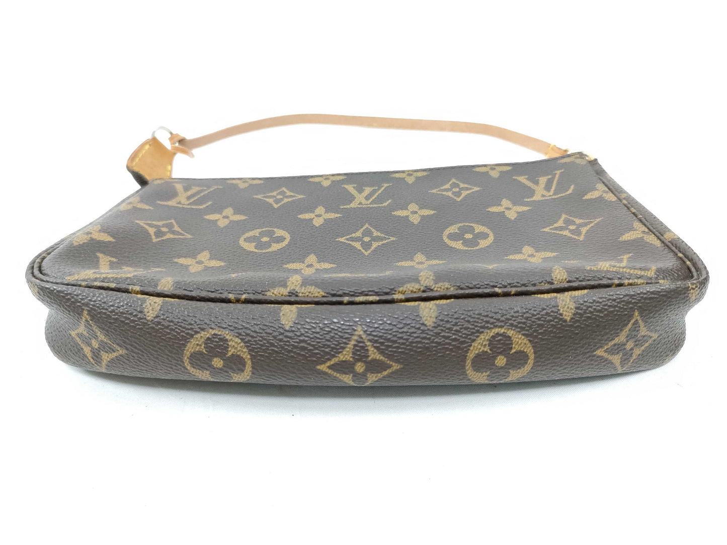 #1288 LOUIS VUITTON Monogram Pochette