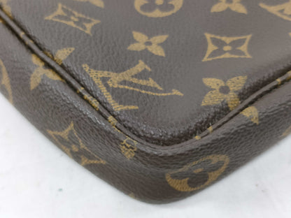 #1288 LOUIS VUITTON Monogram Pochette