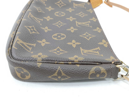 #1288 LOUIS VUITTON Monogram Pochette