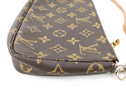 #1307 LOUIS VUITTON Monogram Pochette