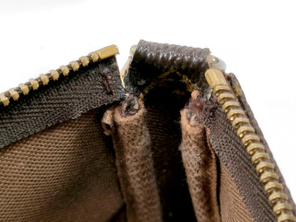 #1307 LOUIS VUITTON Monogram Pochette