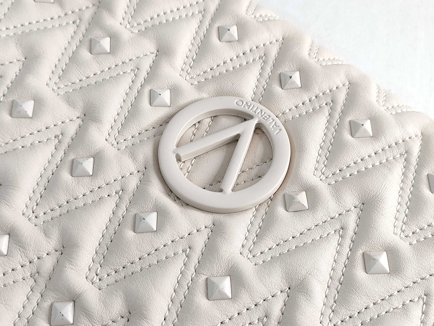 #1420 MARIO VALENTINO Luisa Diamond Leather Shoulder Bag