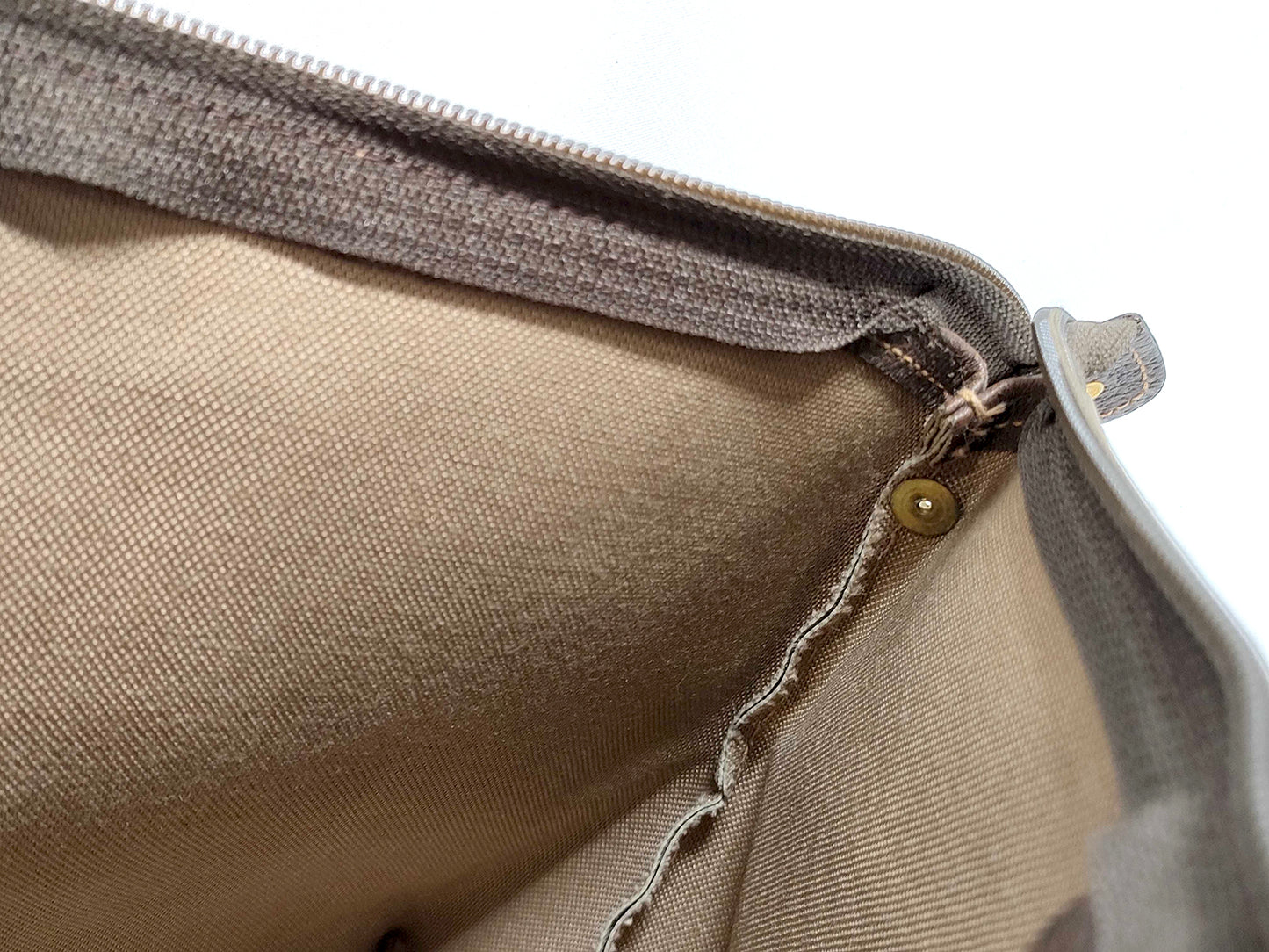 #1411 GUCCI GG Supreme Cosmetic Pouch