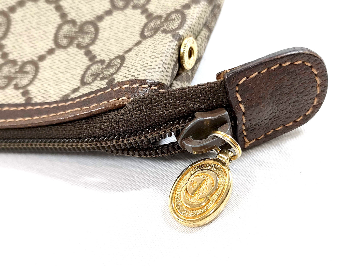 #1411 GUCCI GG Supreme Cosmetic Pouch