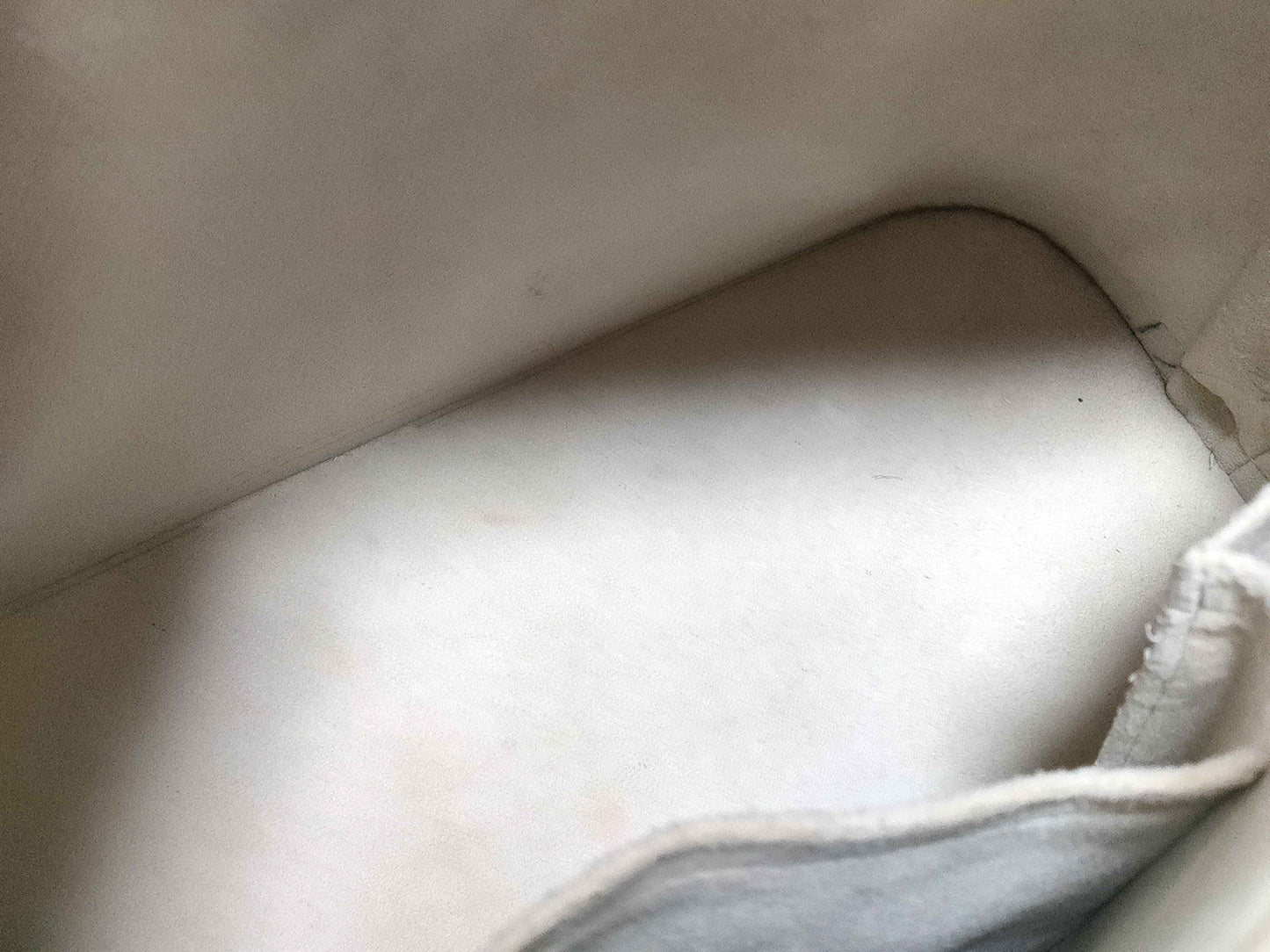 #1370 LOUIS VUITTON Cream Epi Leather Alma with Storage Box, Lock & Key