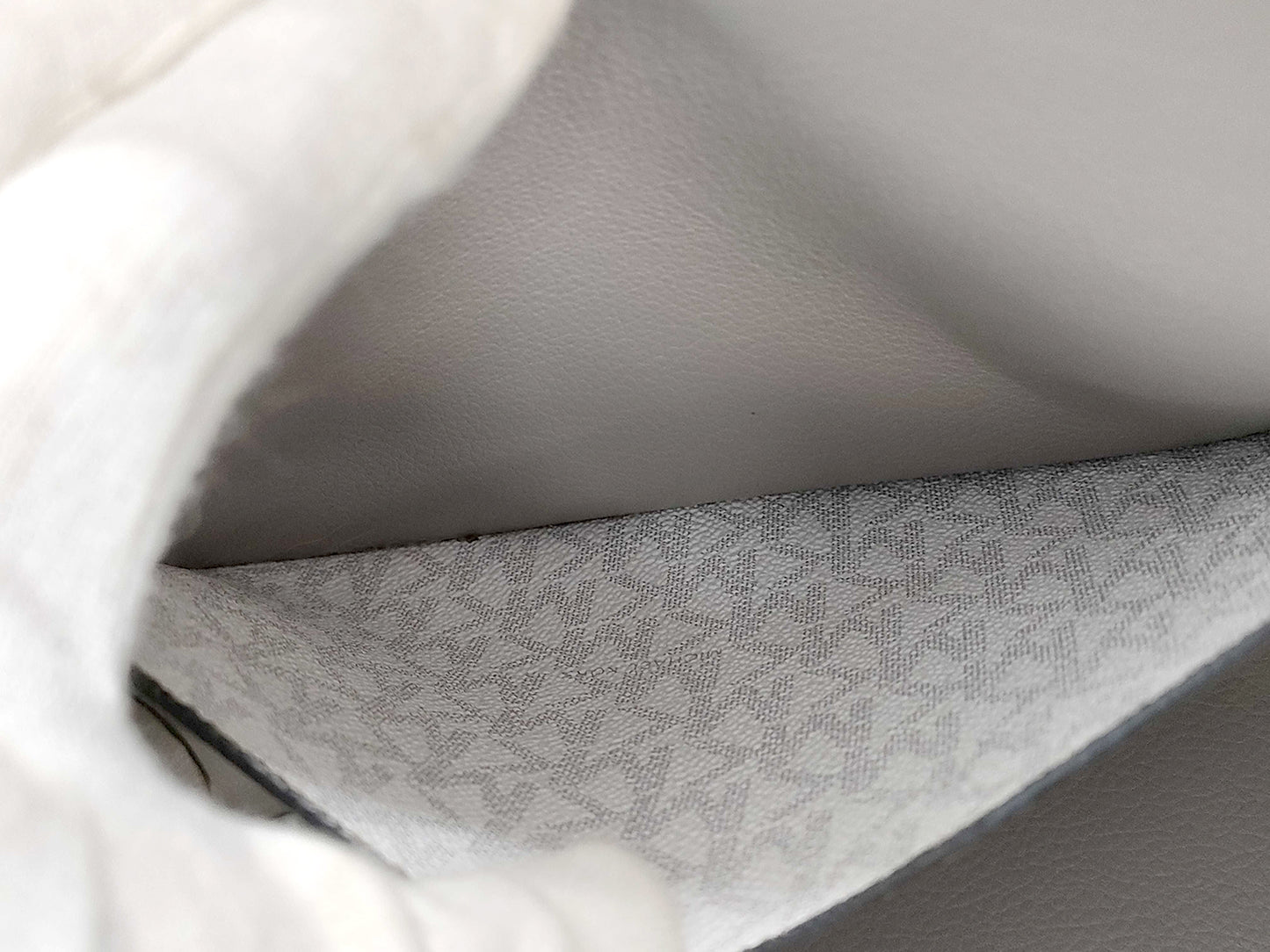 #1417 MICHAEL KORS Kimberly Color-Block Logo and Leather Tote Bag