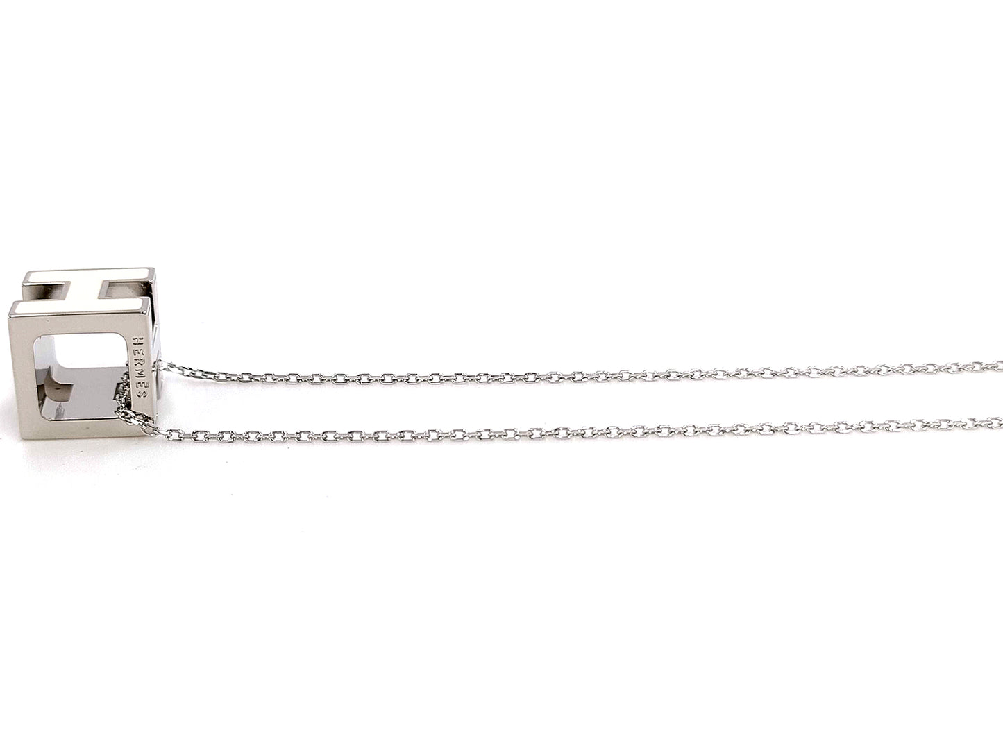 #1391 HERMÈS White Enamel H Cube Cage d'Ash Silver Metal Necklace