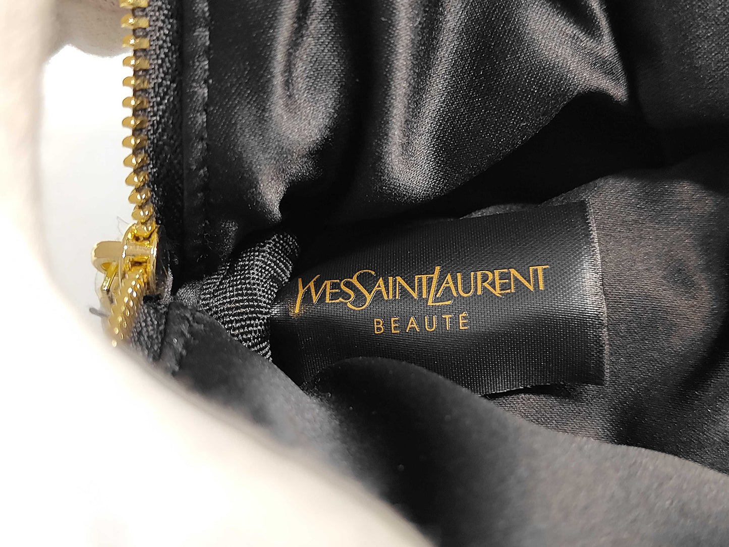 #1415 SAINT LAURENT YSL Beauté Vanity Case