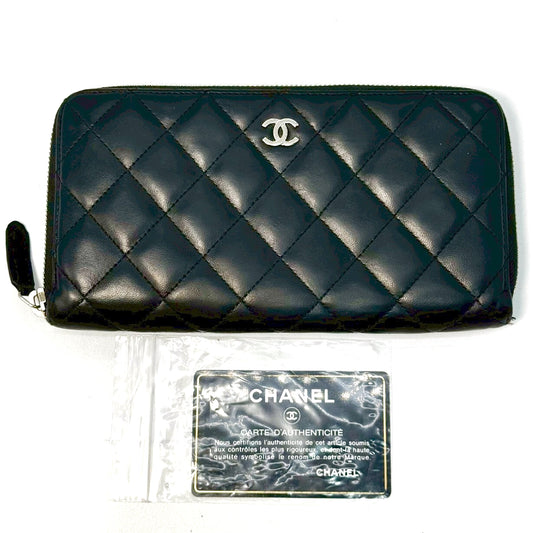 #3236 CHANEL 2018-2019 Black Lambskin Leather Matelasse Zip Wallet