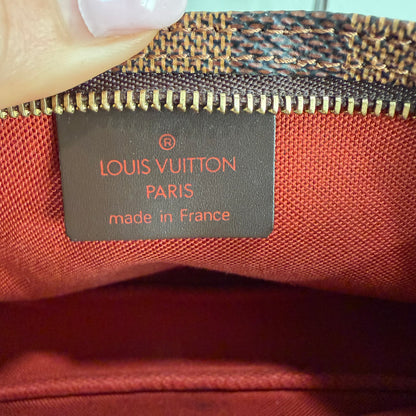 #8206 LOUIS VUITTON Damier Crossbody