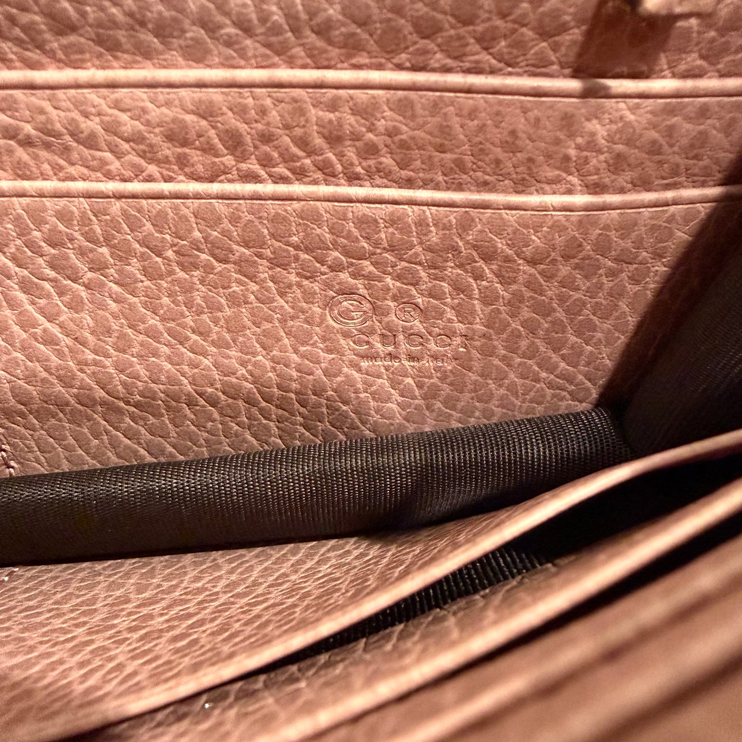 #9106 GUCCI Interlocking G Pink Leather Wallet on Chain