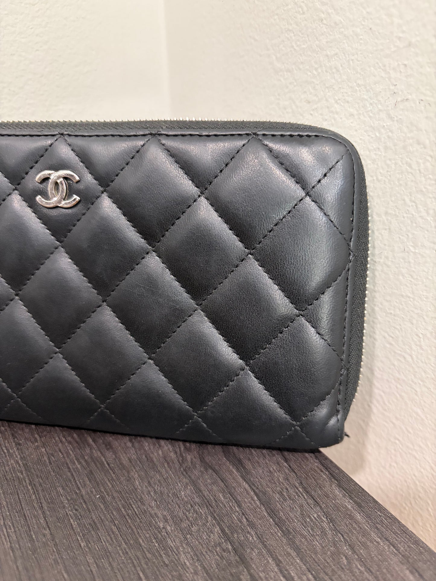 #3236 CHANEL 2018-2019 Black Zip Wallet