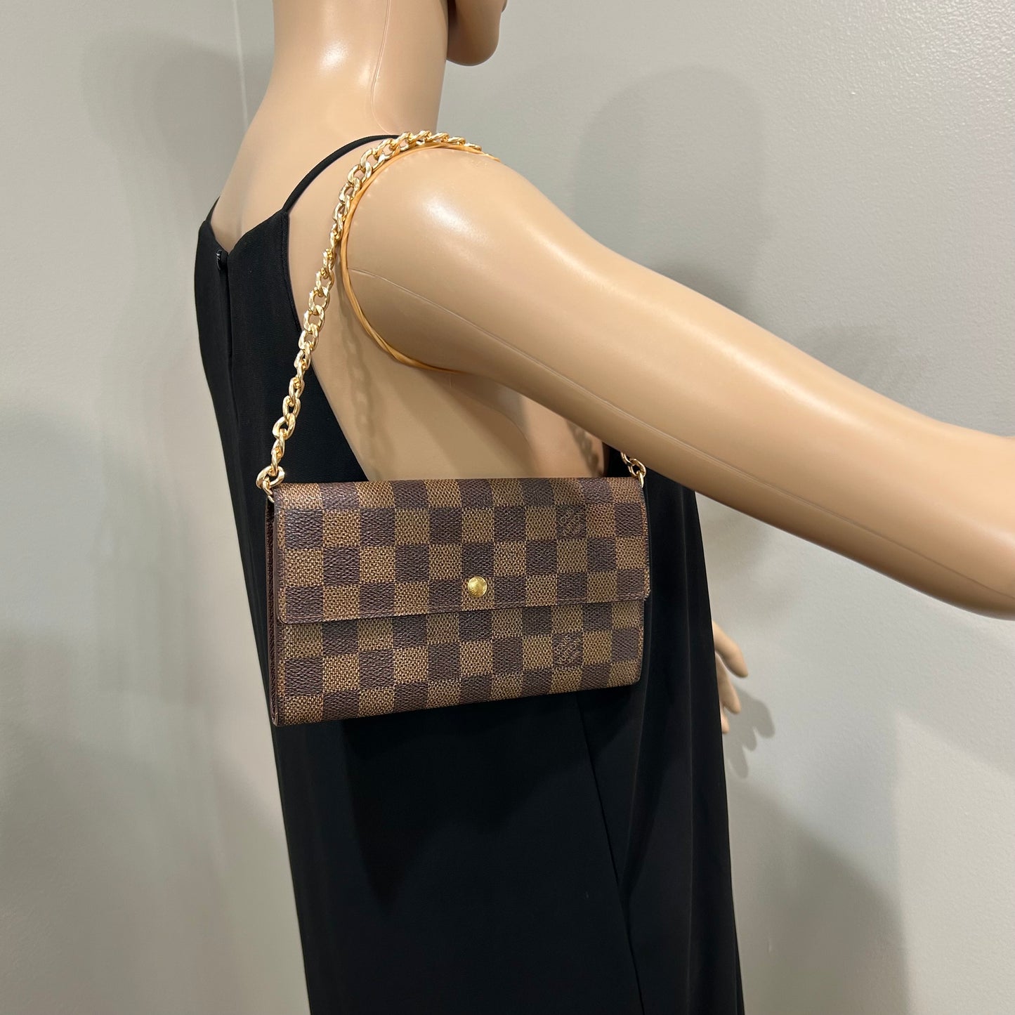 1011 LOUIS VUITTON Damier Ebene Long Wallet