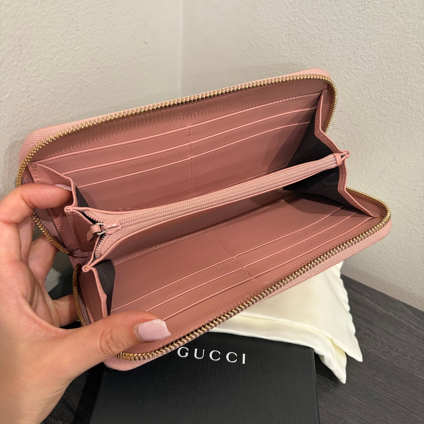 #1101-18 GUCCI Pink Guccissima Zip Wallet