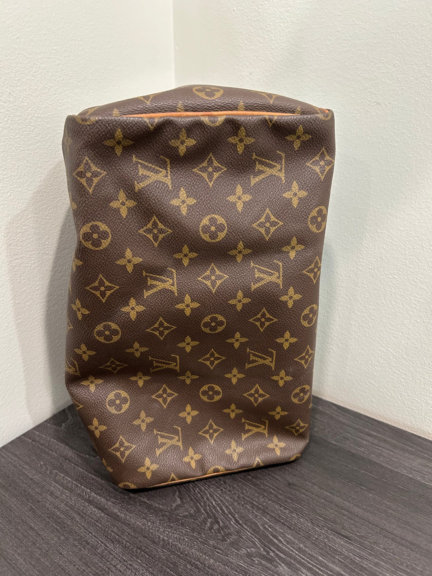 SOLD! Louis Vuitton Monogram Speedy 30