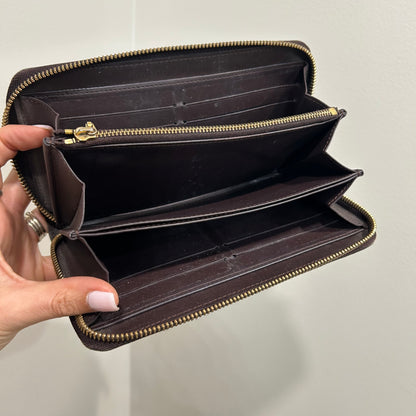 SOLD! Louis Vuitton Vernis Zip Wallet