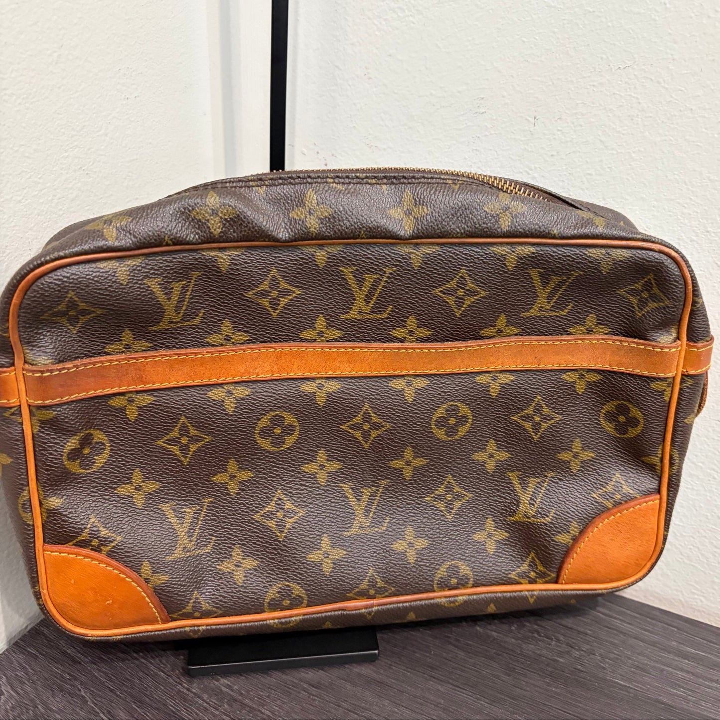 BF-06 LOUIS VUITTON Clutch