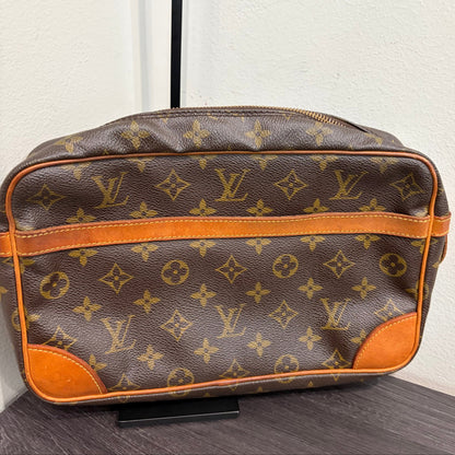 BF-06 LOUIS VUITTON Clutch