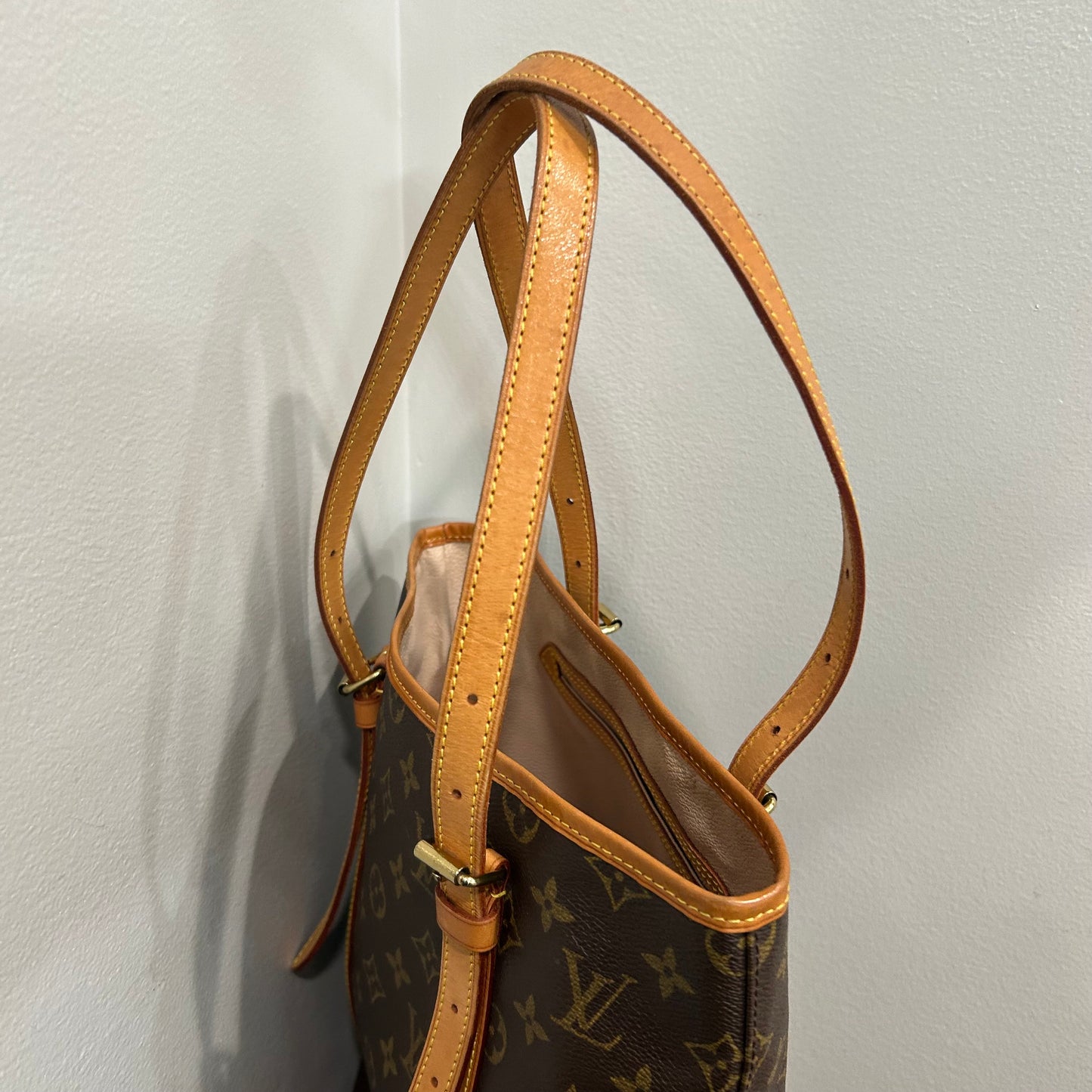 #318 LOUIS VUITTON Bucket GM