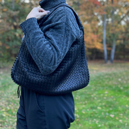 BOTTEGA VENETA Intrecciato Medium Veneta Hobo