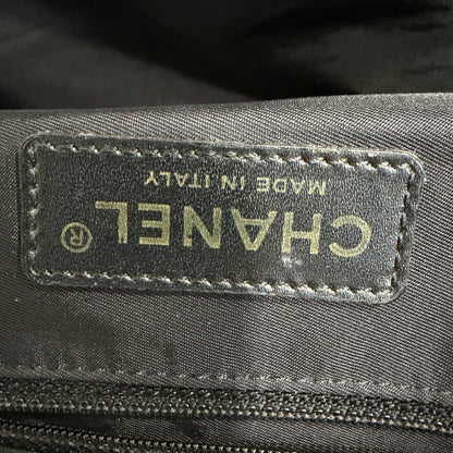 1215-01 CHANEL Black Ligne Tote