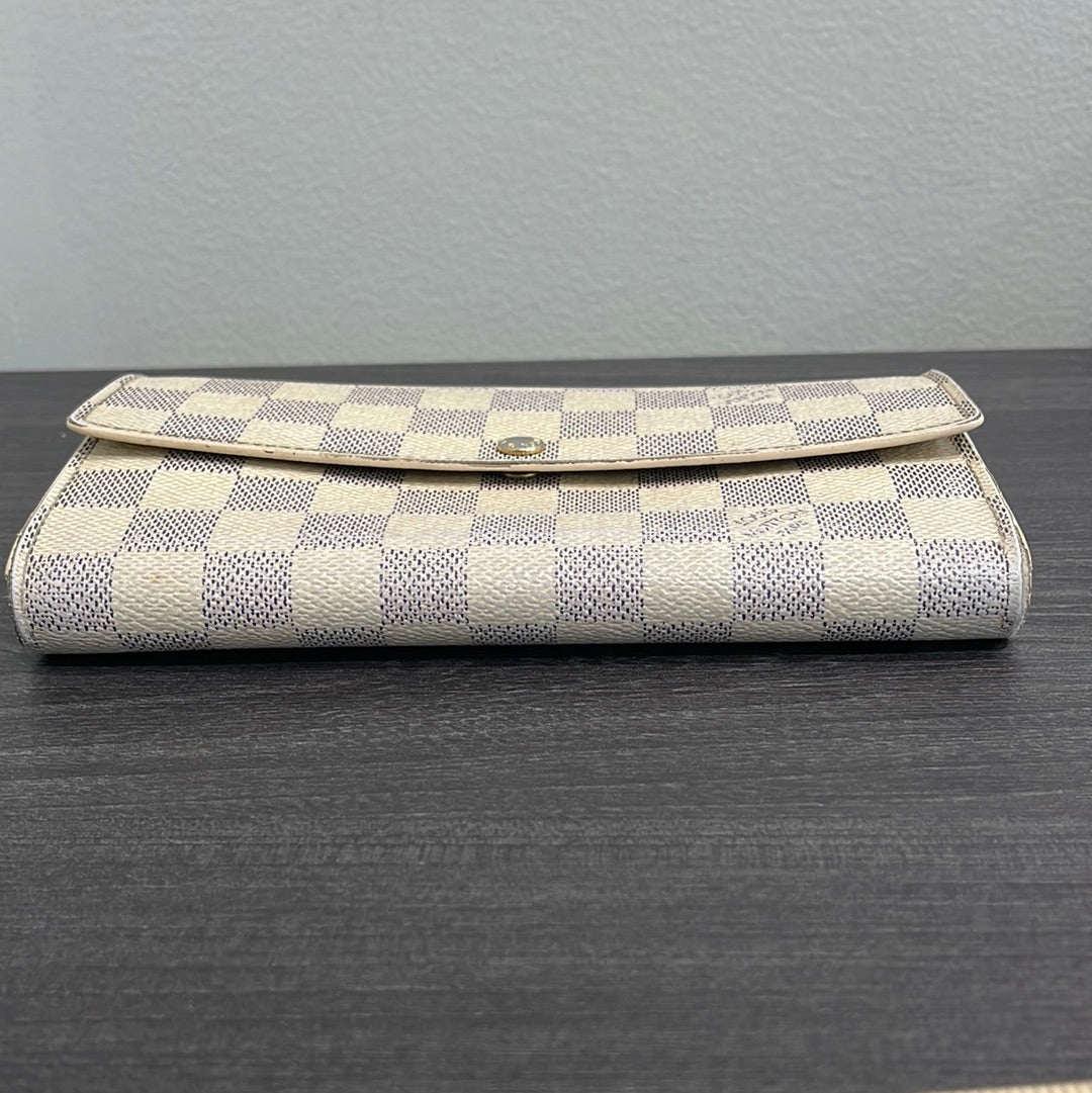 SOLD! Louis Vuitton Damier Wallet