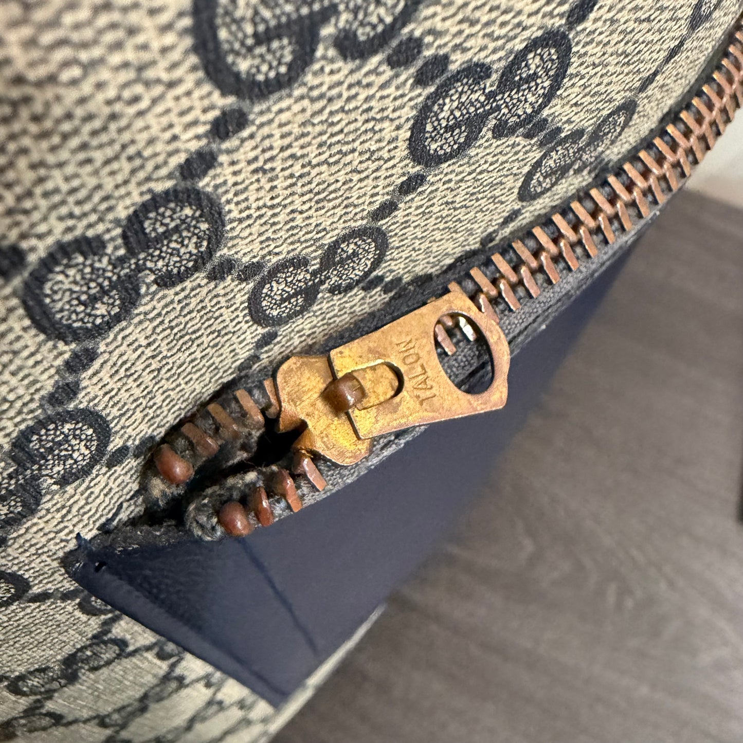 1215-05 GUCCI Large Navy Blue Tote