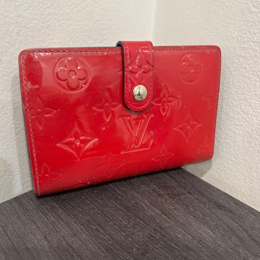 #102 LOUIS VUITTON Vernis Red Wallet