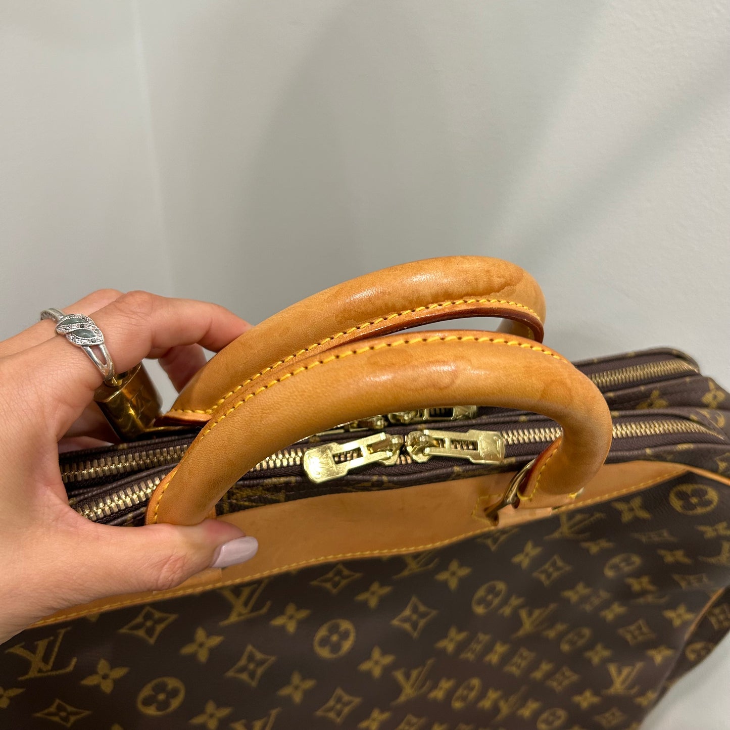 #267 LOUIS VUITTON Alize Trois Poche