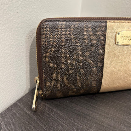 CLEARANCE Michael Kors Zip Wallet